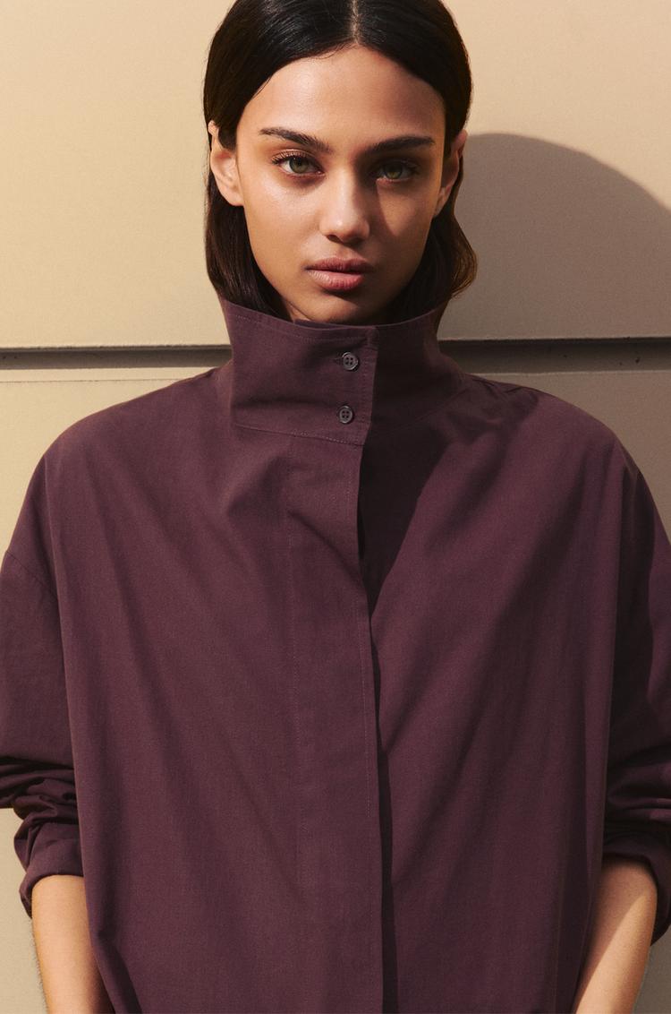

Бордовая рубашка с высоким воротом Pull And Bear, бургундия