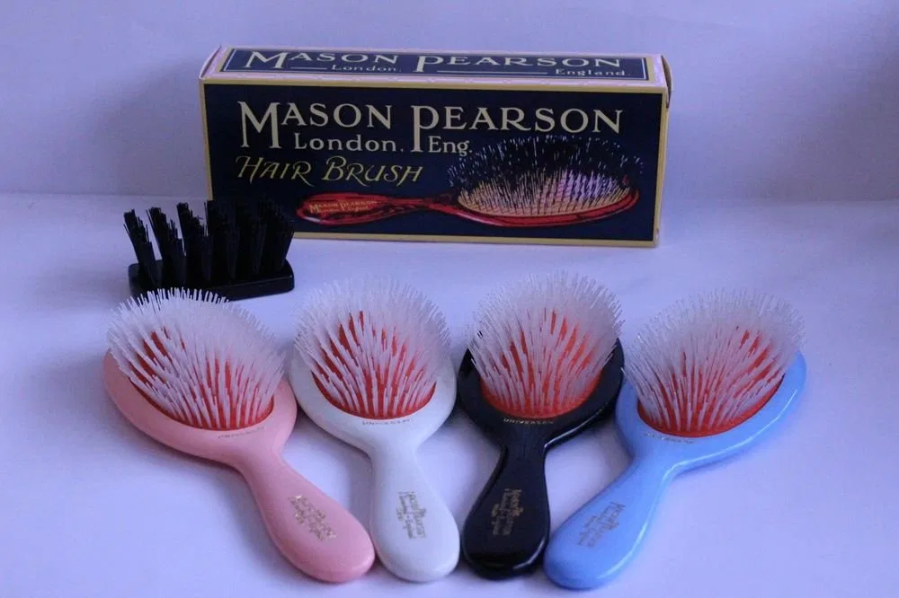 Нейлоновая карманная щетка для волос «N4» от Mason Pearson Mason Pearson, Pink — фото 2