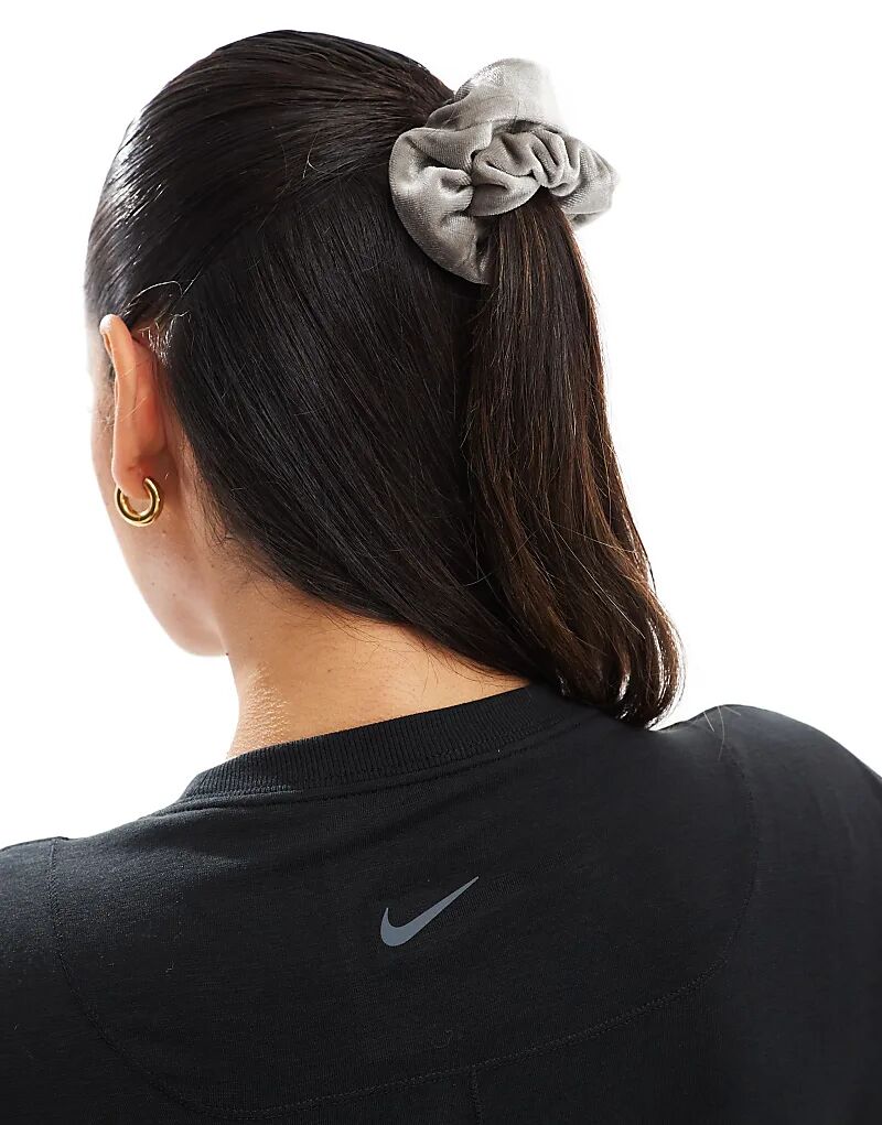 Футболка свободного кроя Nike One Training Dri-FIT черного цвета Nike Training — фото 4