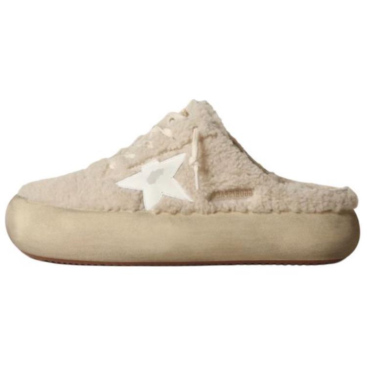 Golden Goose Сандалии Space Star с закрытым носком унисекс белого цвета
