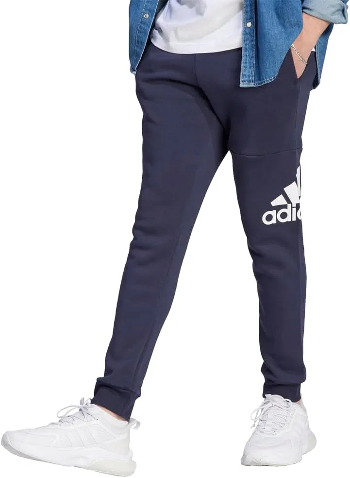 Мужские флисовые брюки adidas Essentials с зауженными манжетами и большим логотипом
