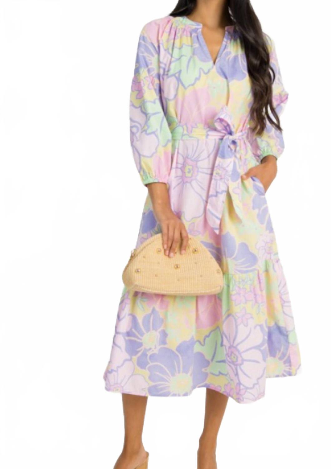 

Пастельное платье миди с V-образным вырезом и крупным цветочным принтом в мультицвете Karlie