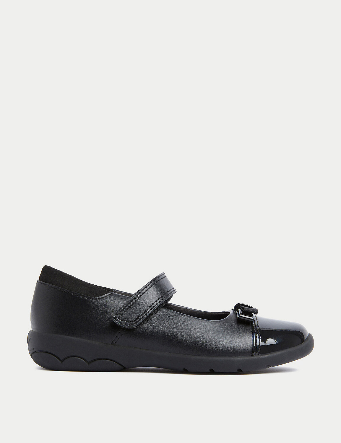 

Детские кожаные школьные туфли Freshfeet с бантиками (8 маленьких – 2 больших) Marks & Spencer, черный
