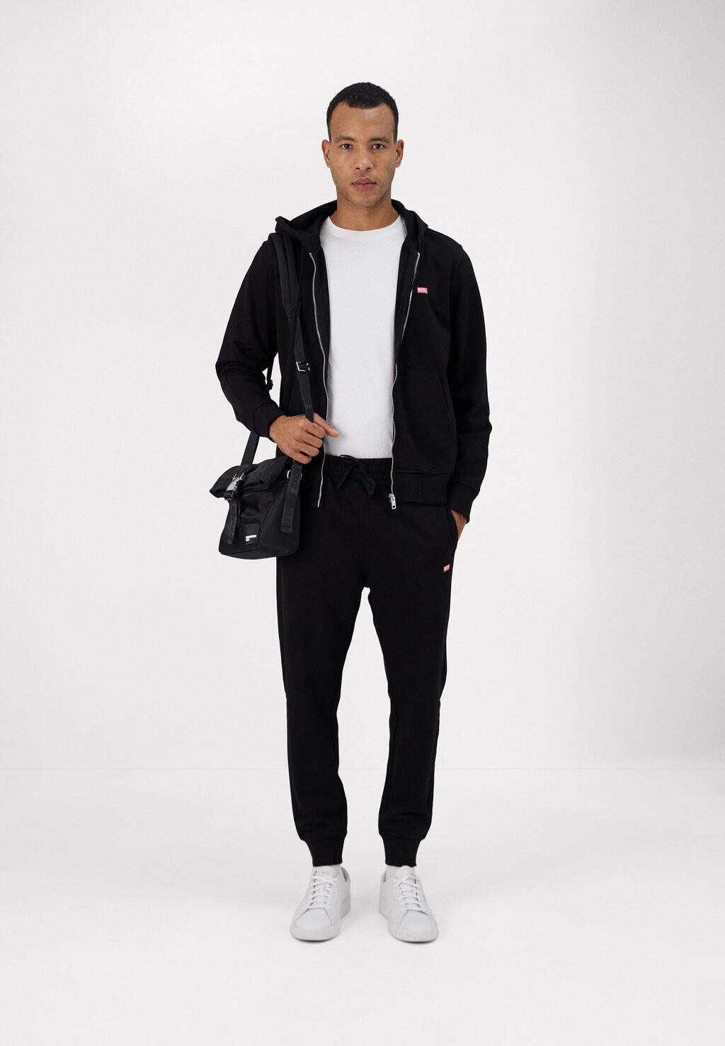 

Толстовка на молнии S-GINN HOOD ZIP UNISEX Diesel, черный