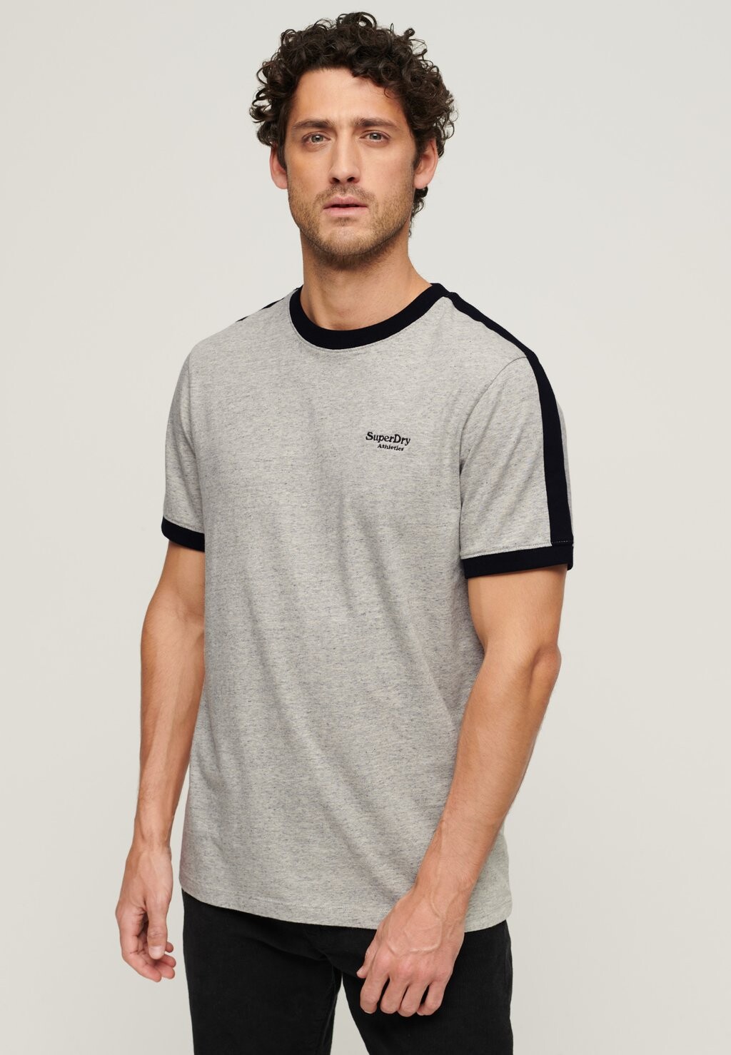 

Футболка с принтом ESSENTIAL LOGO RETRO Superdry, цвет grey fleck marl black