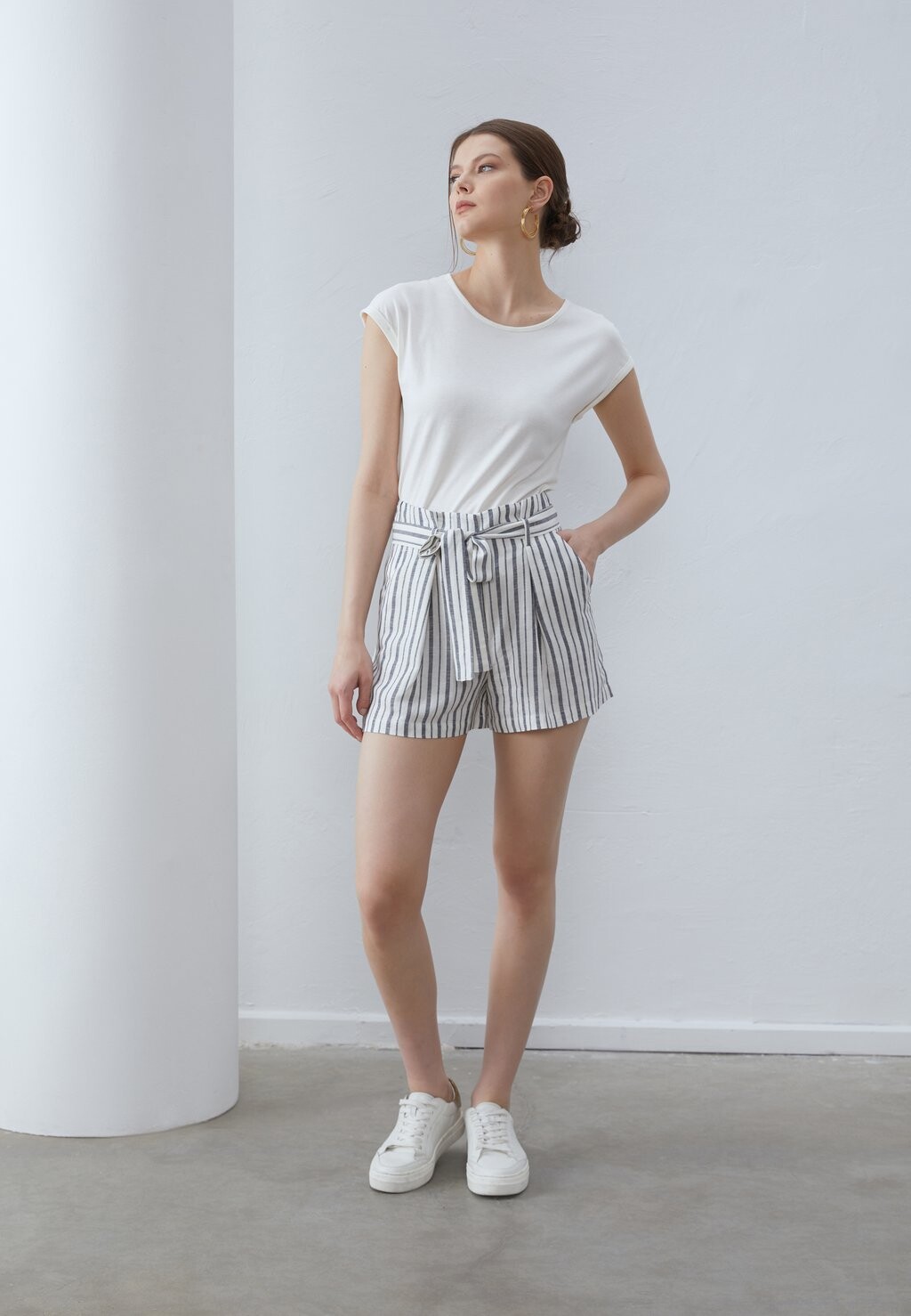 

Шорты NATURAL LINEN/VISCOSE MIX TIE WAIST SHORTS Anna Field, кремовый