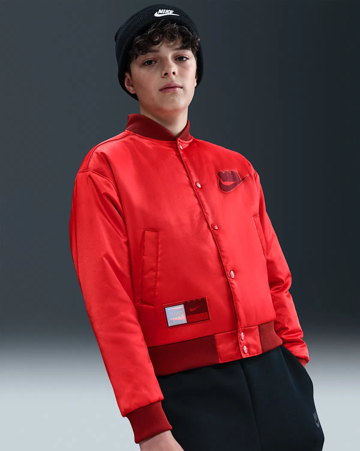 Детская баскетбольная куртка Nike x LEGO® Collection, Rush Red/Dark Cayenne/Dark Cayenne — фото 3