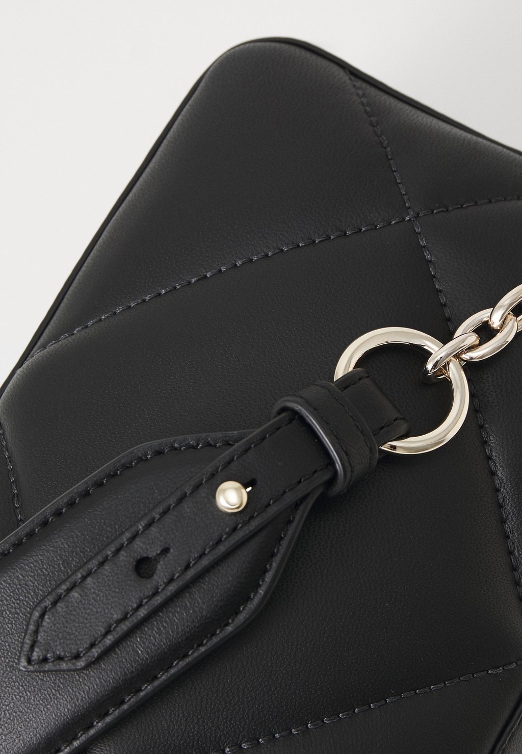 

Сумка через плечо HOOK CAMERA BAG DKNY, черный
