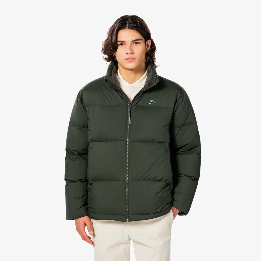 Мужской короткий тяжёлый пуховик цвета хаки от Lacoste