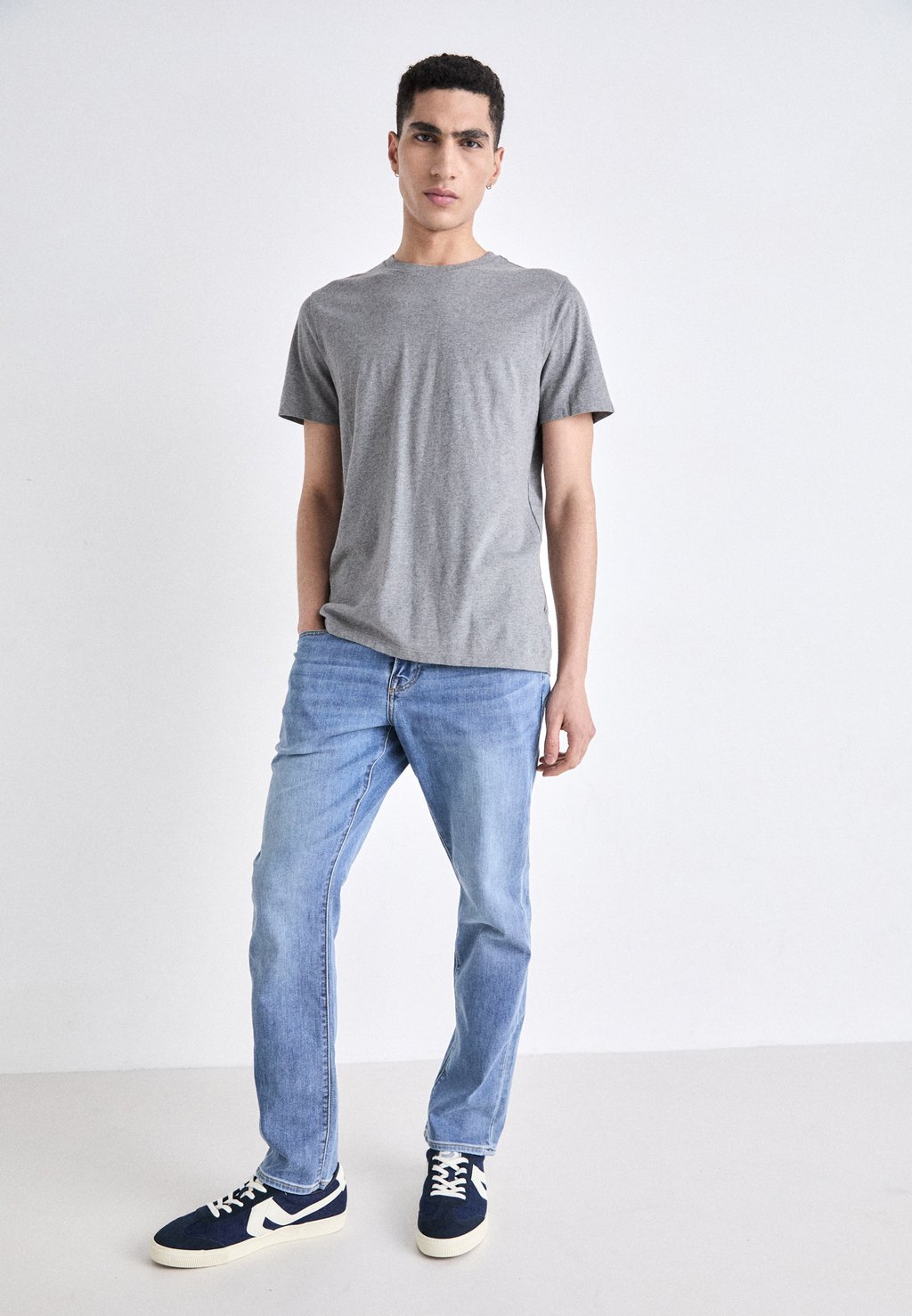 

Базовая футболка CLASSIC GAP, серый
