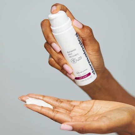 Увлажняющий крем Dynamic Skin Recovery SPF50 100 мл - увлажняет, борется со старением кожи, богат антиоксидантами, белый чай защищает от UVA и UVB лучей, идеально сочетается с кожей для безупречного результата Dermalogica — фото 3