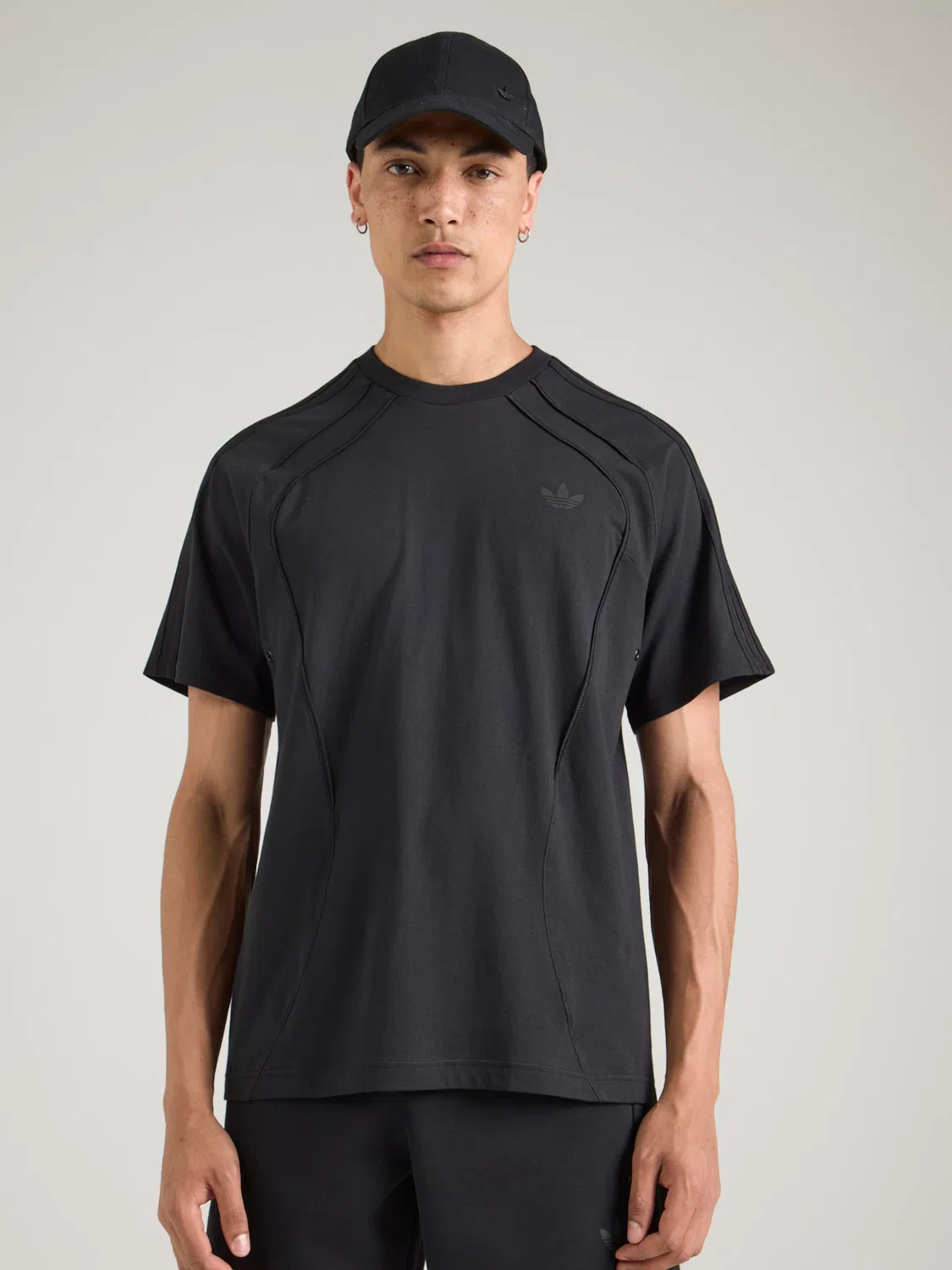 Черная футболка Adidas Originals Spacer Teamgeist 26 — фото 2