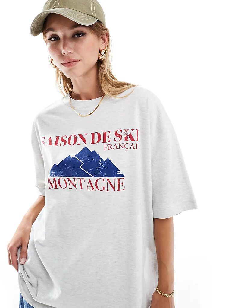 

Футболка ASOS DESIGN oversize из ледяного мела с принтом Saison de Ski