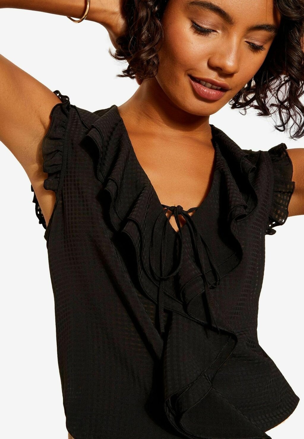 

Блуза RUFFLE SLEEVELESS FRONT REGULAR FIT Friends Like These, черный