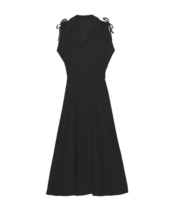 

Платье, облегающее фигуру скрипача, из черного льна. Ines De La Fressange Paris, черный