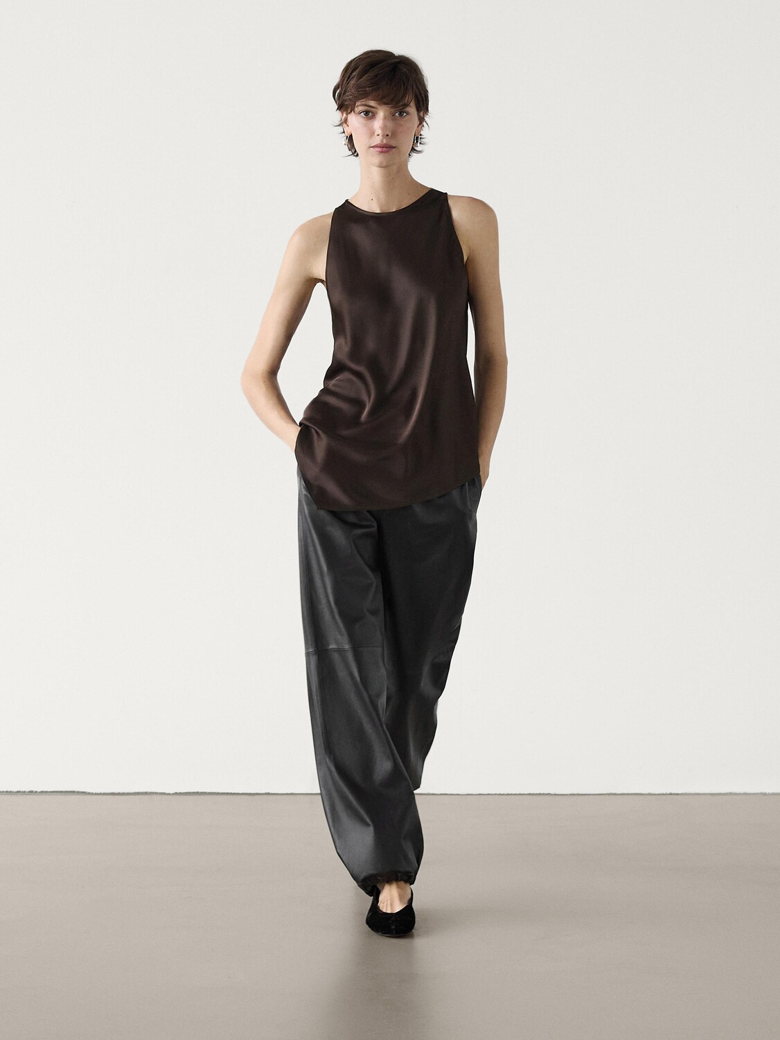 

Парашютные брюки из кожи наппа Massimo Dutti, коричневый