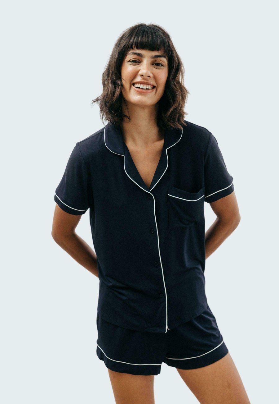 

Пижамный комплект Chelsea Peers BUTTON UP SET, Navy/Dark Blue