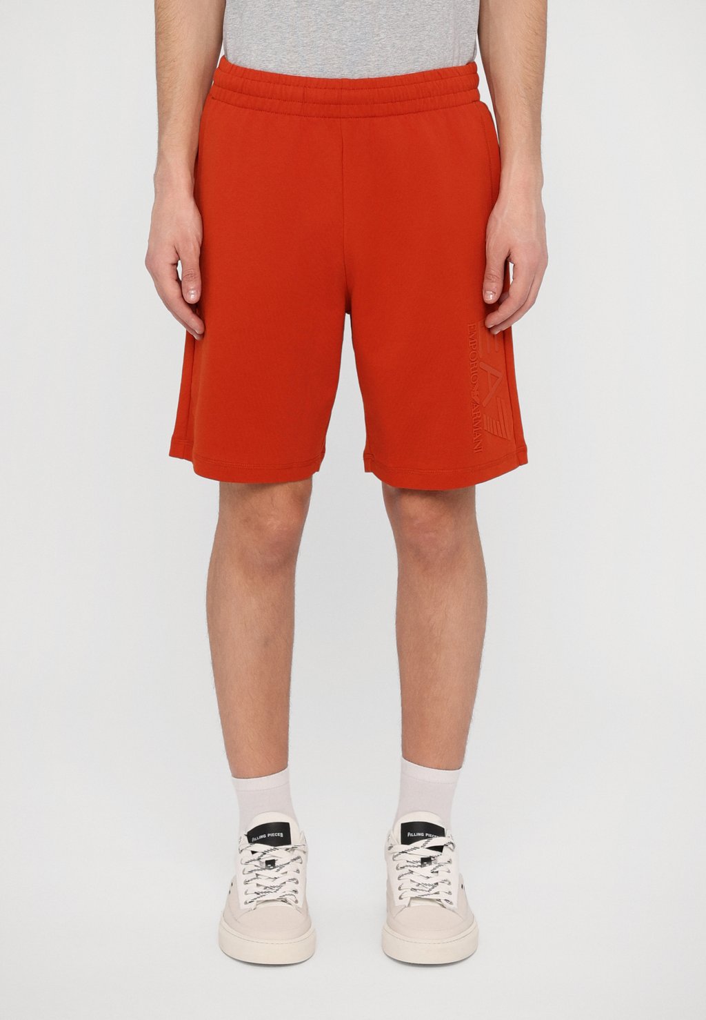 

Шорты EA7 Emporio Armani, красный