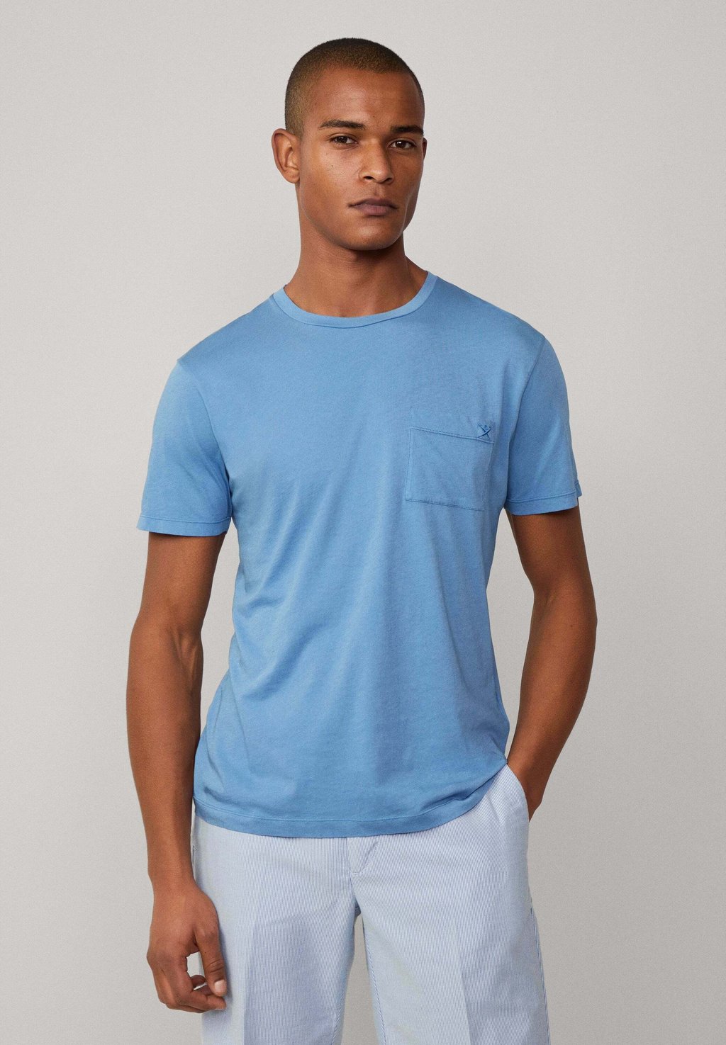 

Базовая футболка POCKET TEE Hackett London, светло-голубой