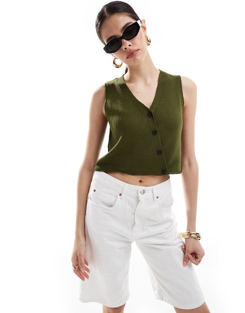 

Асимметричный жилет из пряжи букле цвета хаки ASOS DESIGN