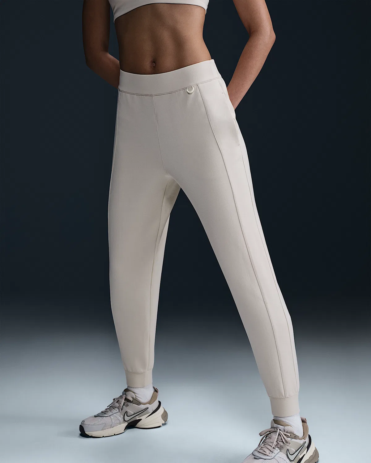 Женские джоггеры Nike 24.7 ImpossiblySoft Dri-FIT со средней посадкой, Light Orewood Brown/Sail/Light Iron Ore — фото 2