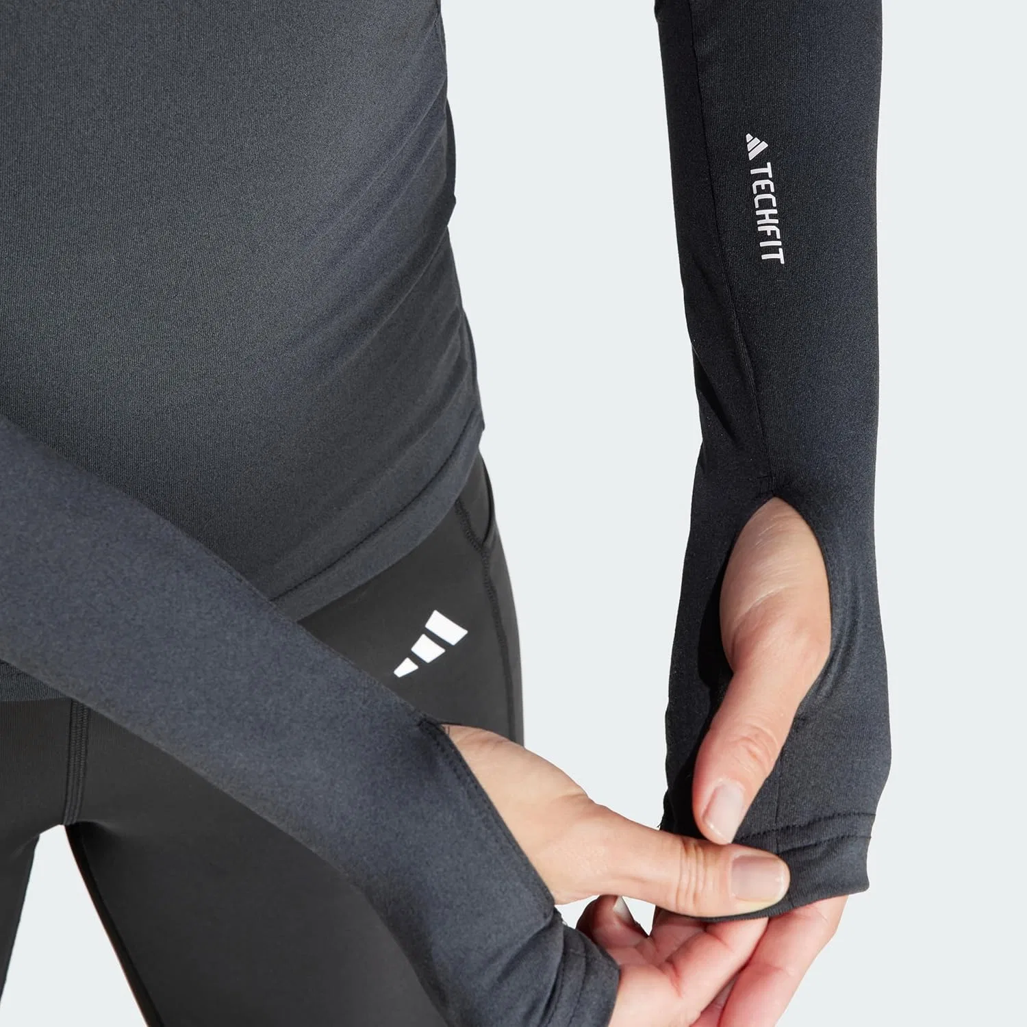 Женская футболка adidas Techfit Black — фото 3