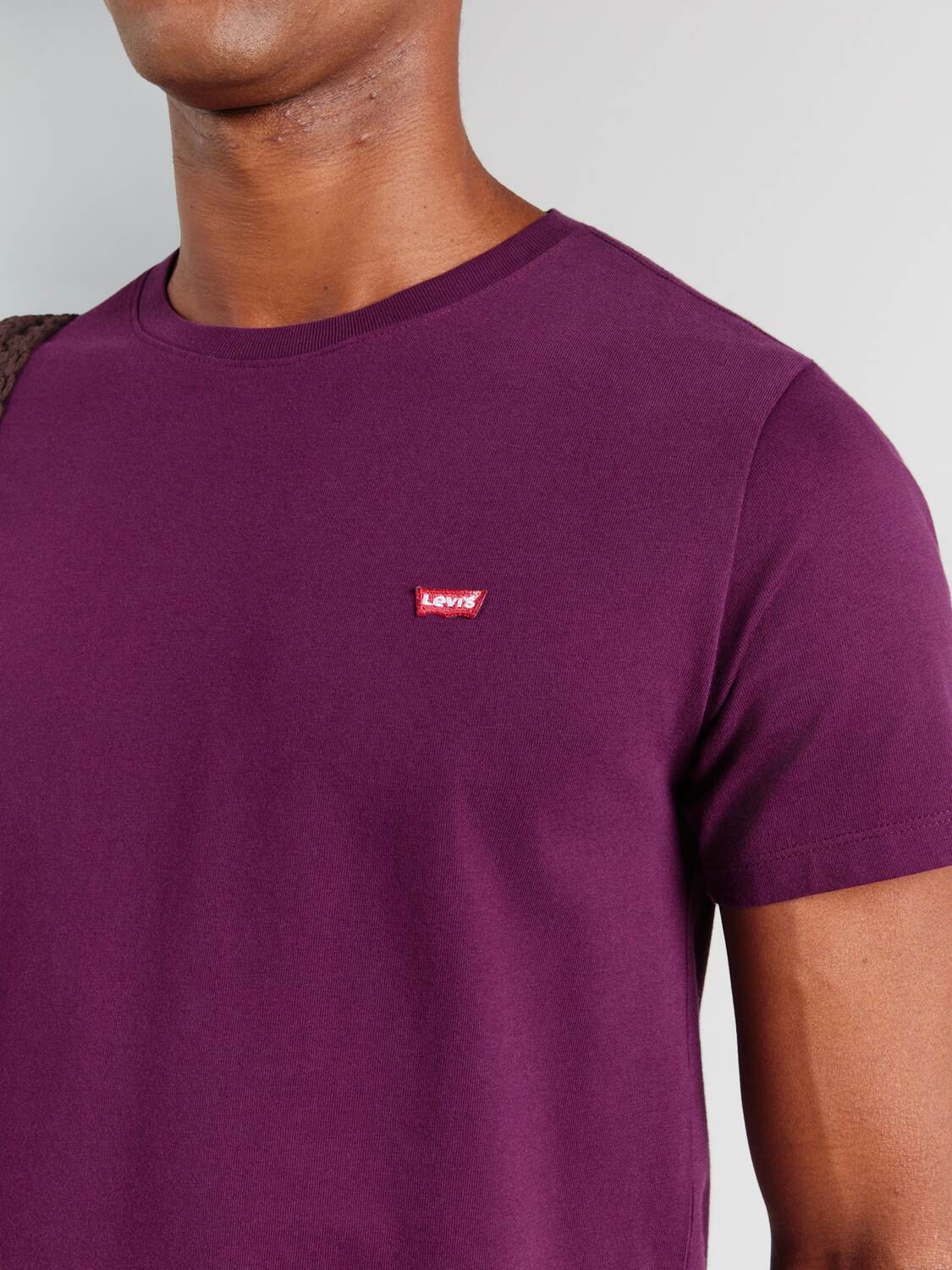 LEVI'S  Футболка 'Original Housemark Tee' в фиолетовом цвете — фото 2