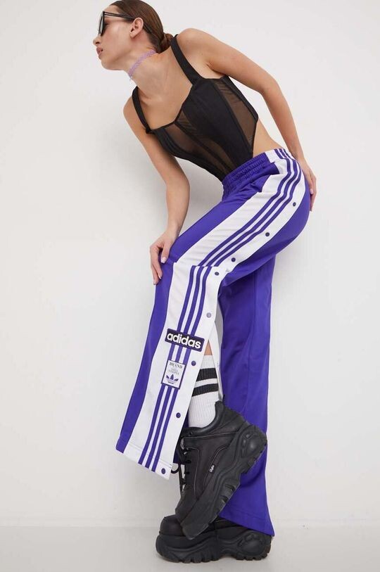

Спортивные штаны adidas Originals, фиолетовый