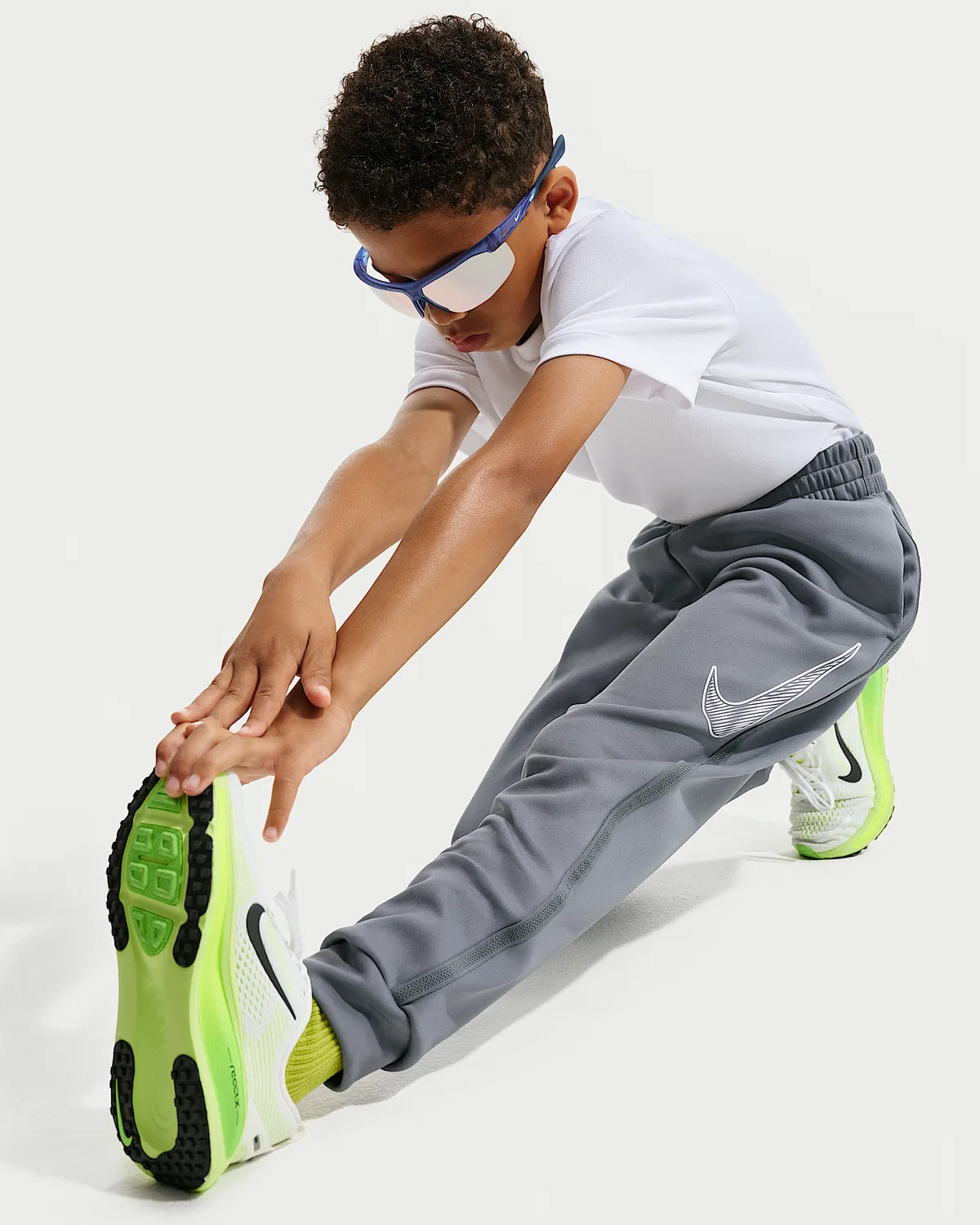 Детские тренировочные штаны Nike Multi, Smoke Grey/White — фото 4