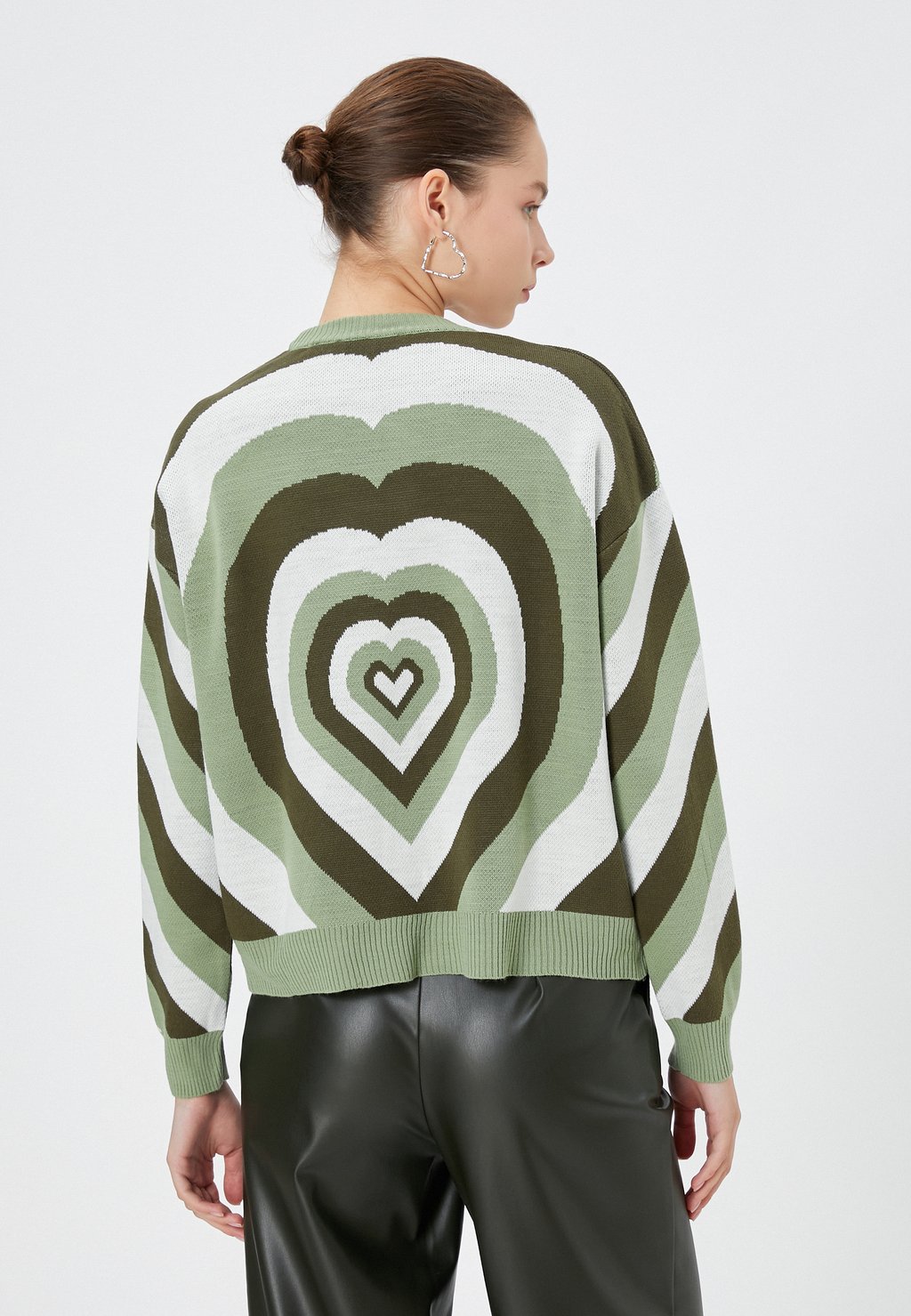 

Джемпер HEART PATTERNED LONG SLEEVE CREW NECK Koton, зеленый