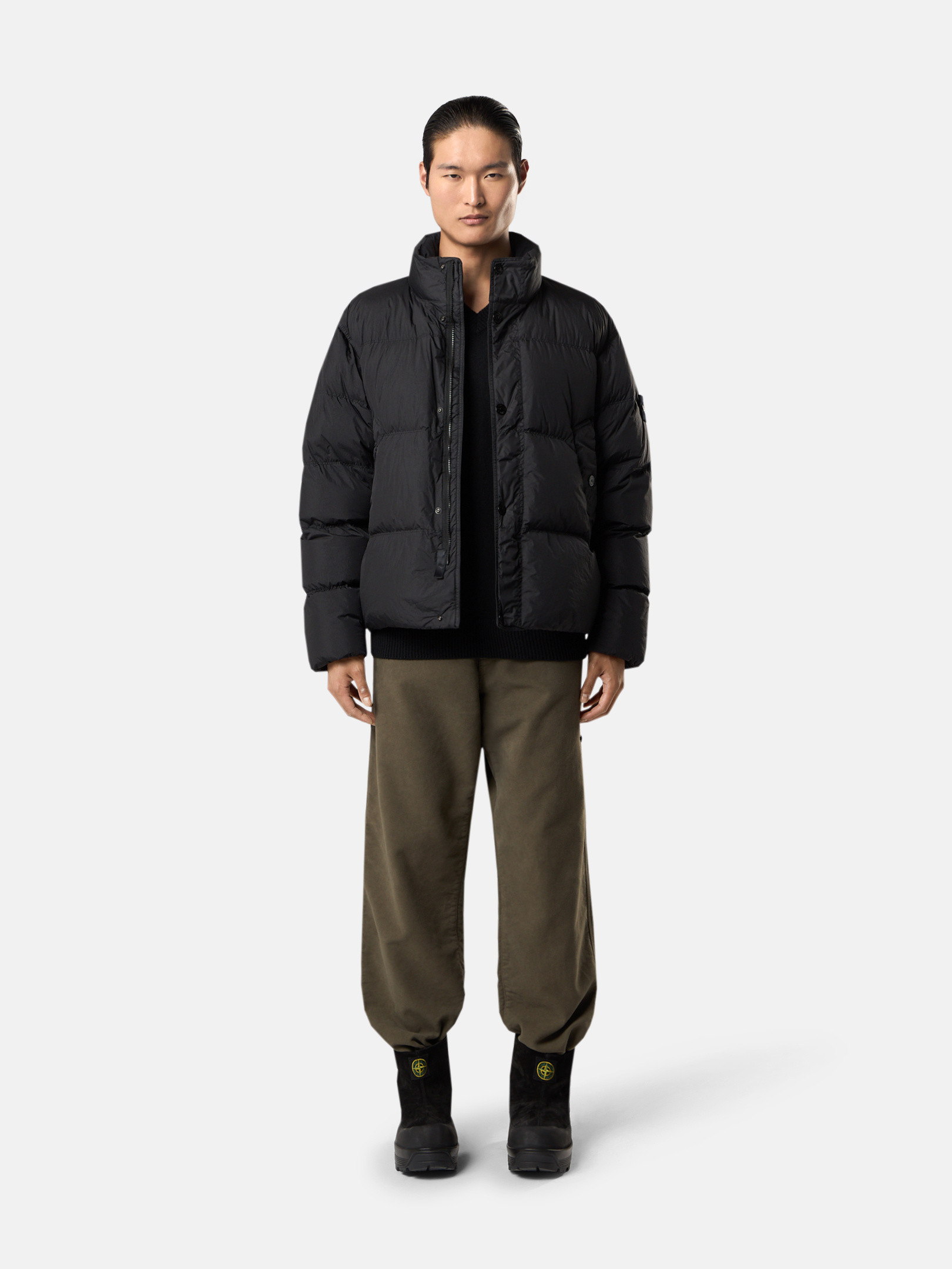 Пуховик с защитой от ветра Stone Island 4100010 CRINKLE REPS NY, RECYCLED NYLON, черный — фото 2