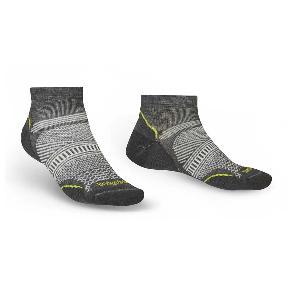 

Носки Bridgedale Ultralight T2 Coolmax Performance Low, серый