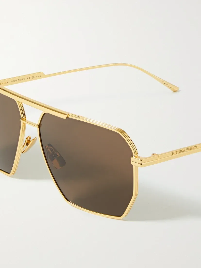 Оригинальные солнцезащитные очки-авиаторы золотистого цвета BOTTEGA VENETA EYEWEAR, золотой — фото 4