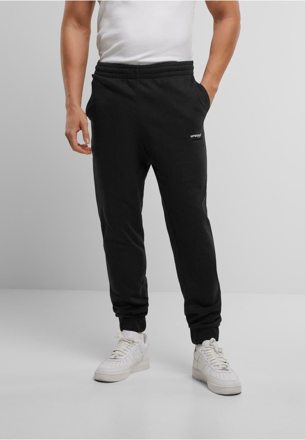 

Спортивные штаны CORE EMB HEAVY Upscale by Mister Tee, черный