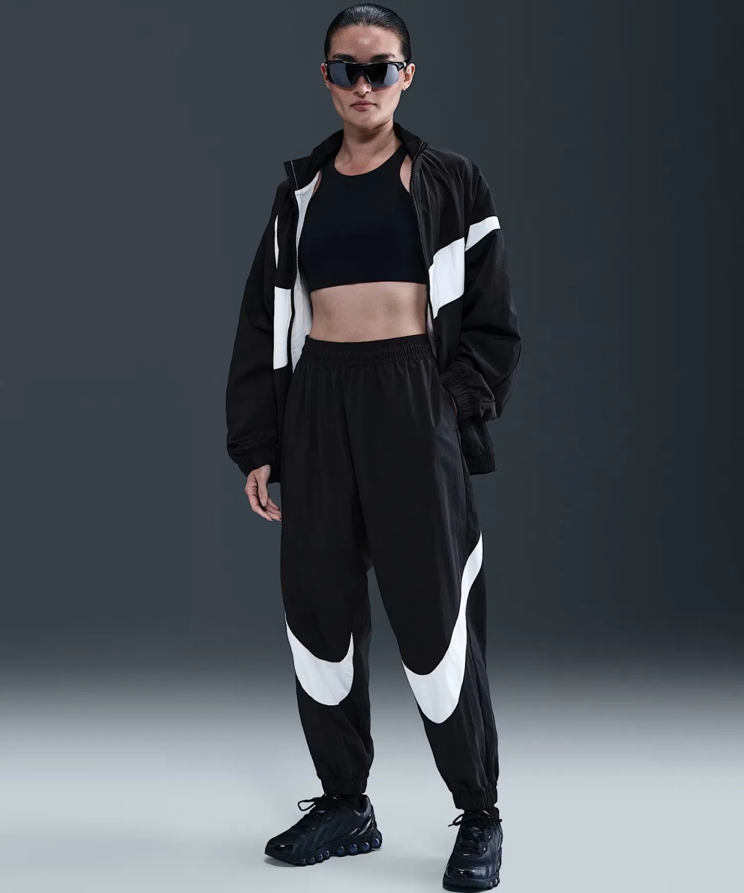 Женские трек-штаны NIKE TRACK PANT HV2358-010/HV2358-547 — фото 4