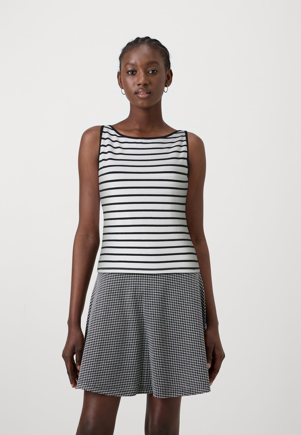 

Топ BARE SEAMLESS BOATNECK Abercrombie & Fitch, черный