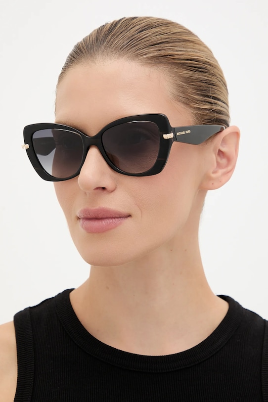 

Солнцезащитные очки Michael Kors, черный