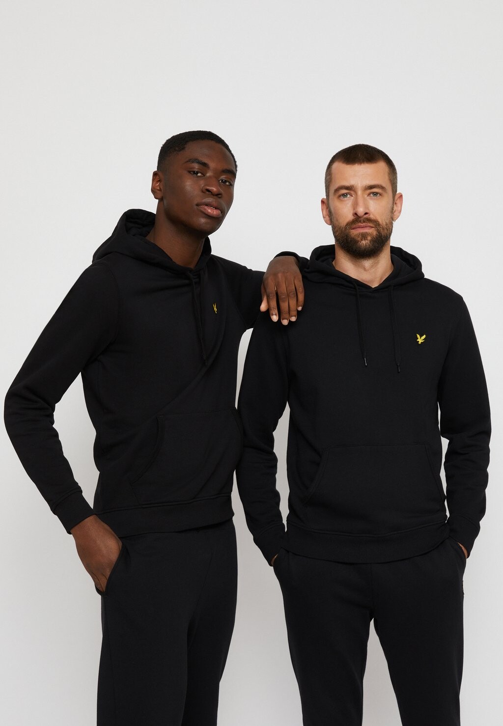 

Худи Lyle & Scott, черный
