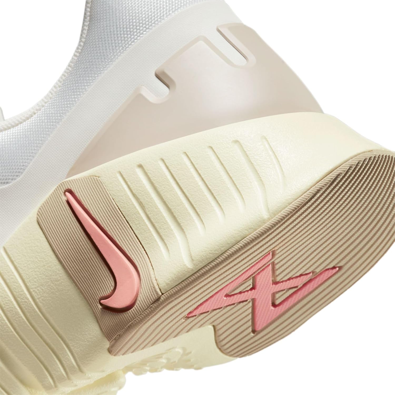 Женские кроссовки Nike, Sail Sail Sanddrift Coconut Milk — фото 2
