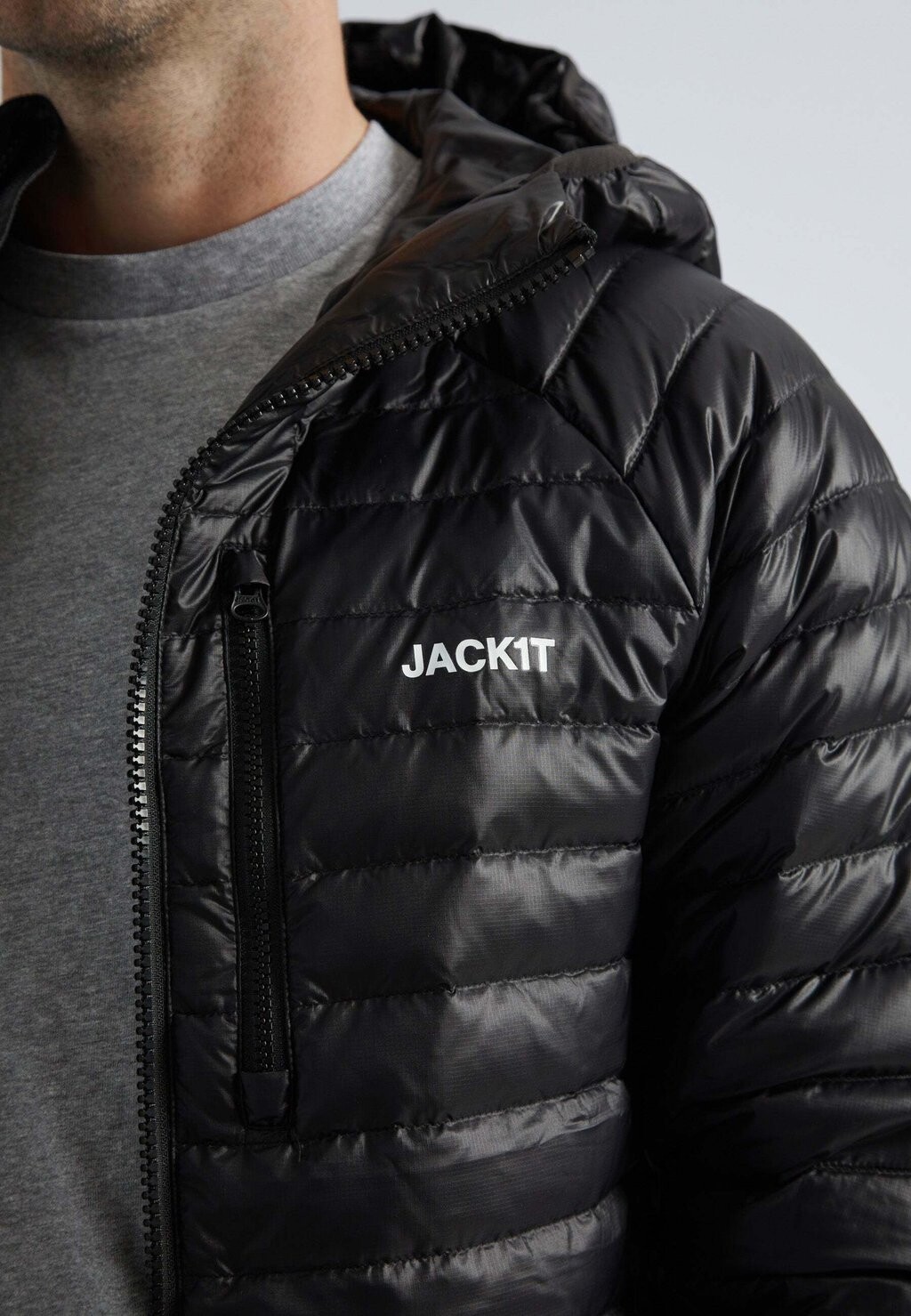 

Пуховик SATEL1TE HOOD JACK1T, черный