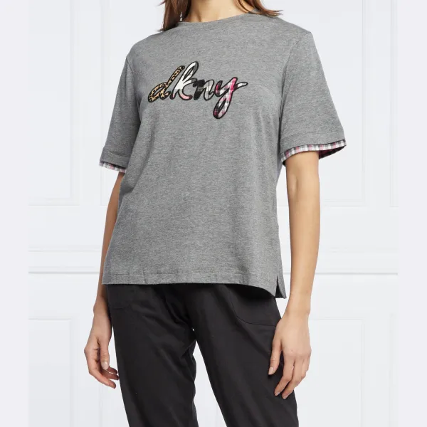 

Сверху — пижама свободного кроя. Dkny, серый