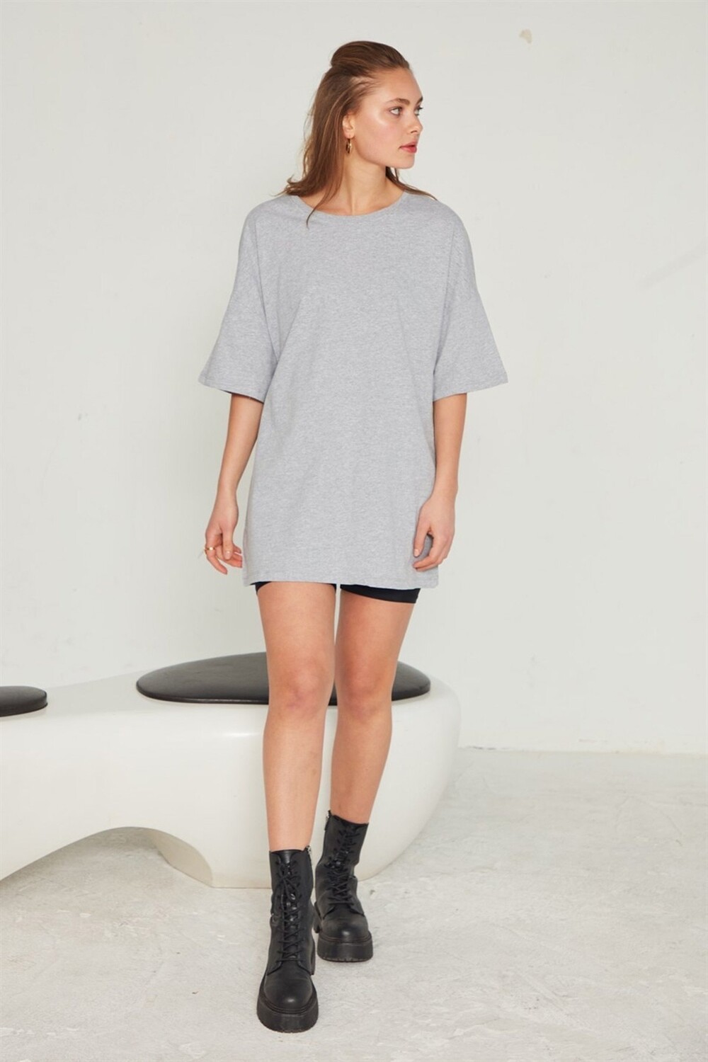 

Базовая женская футболка Oversize серая VATKALI, серый