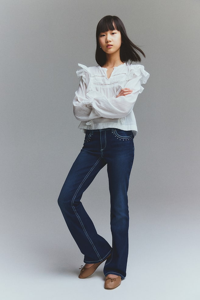 

Расклешенные джинсы с украшениями H&M, синий