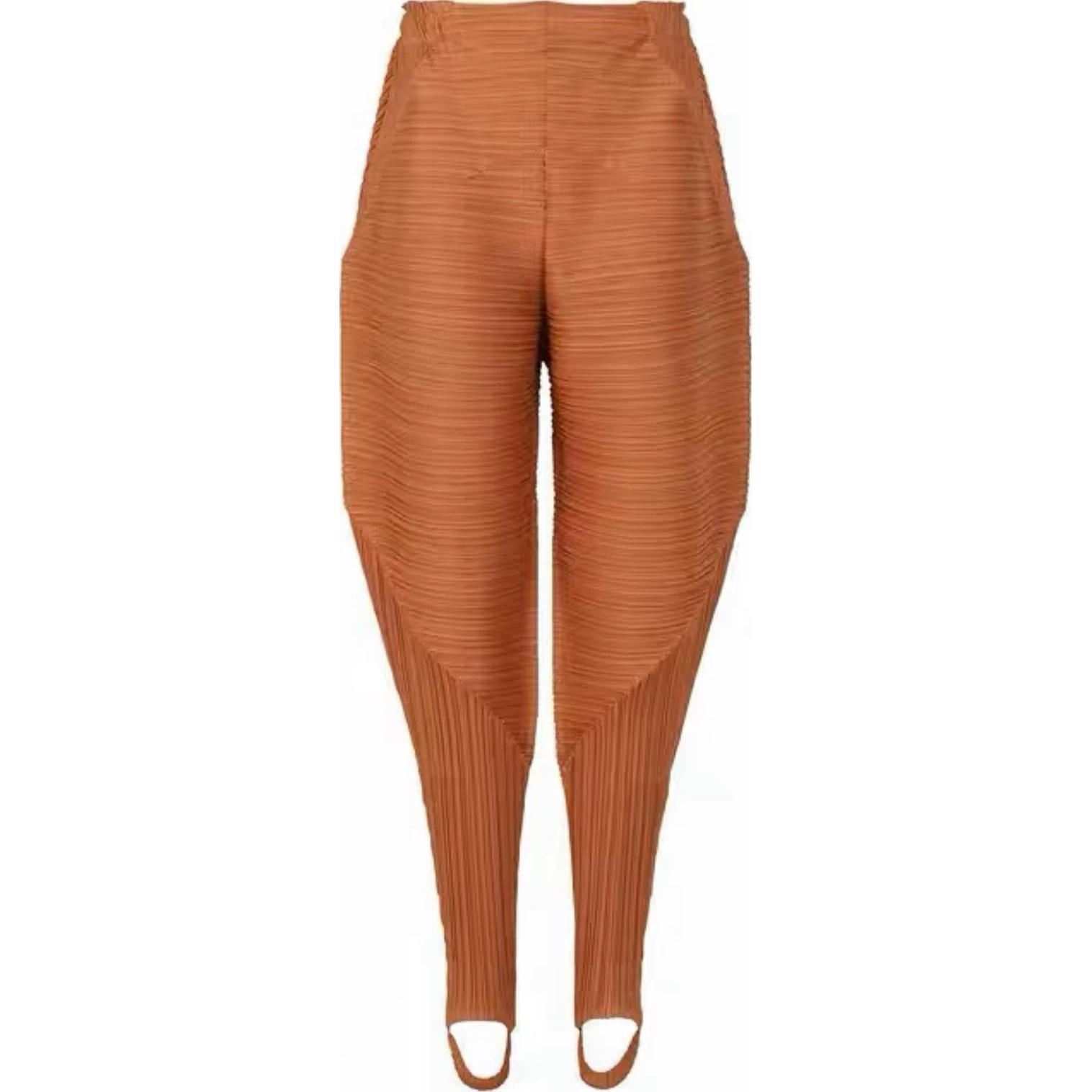 

PLEATS PLEASE ISSEY MIYAKE Повседневные брюки женские светло-коричневые