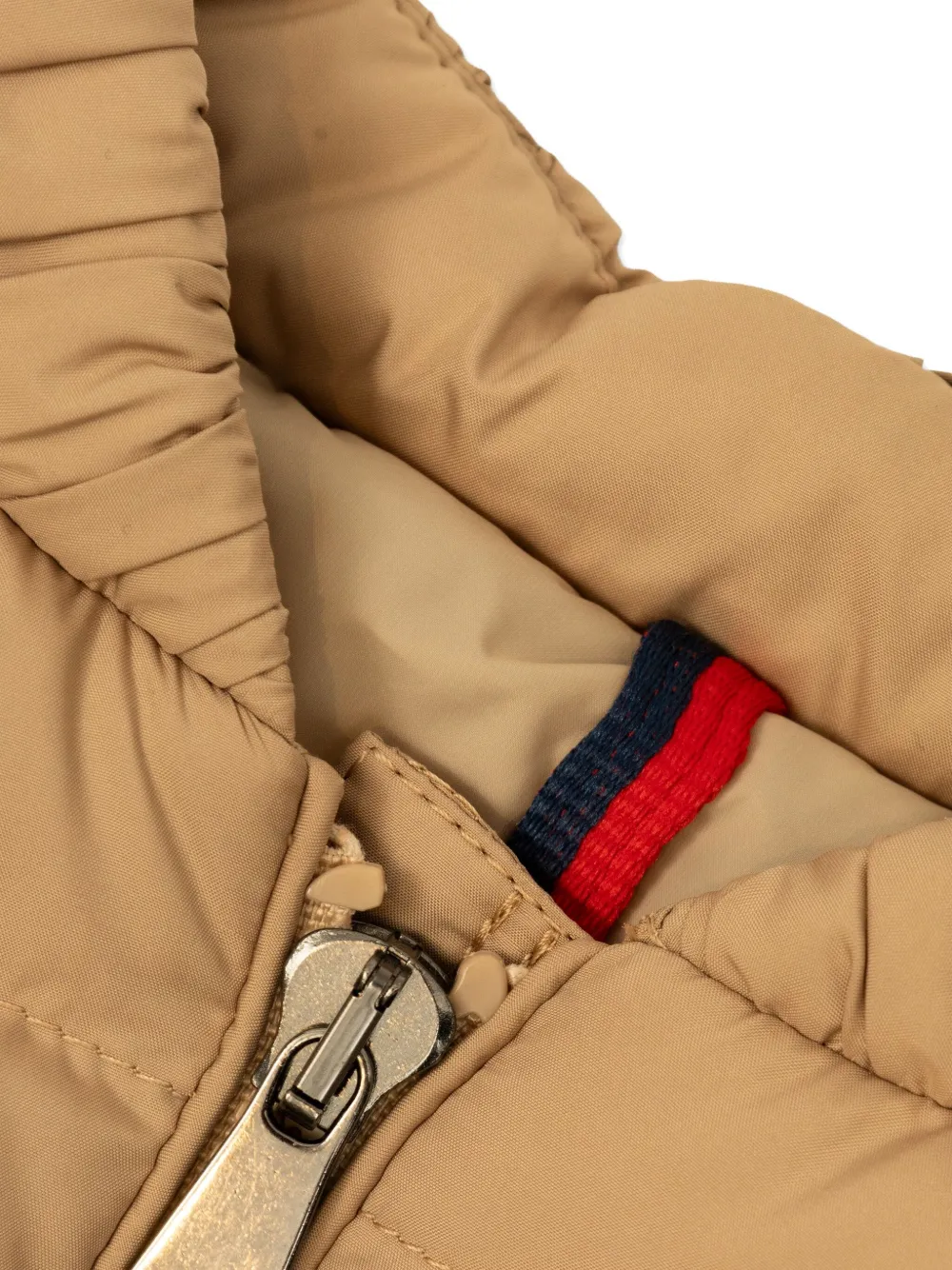 Стеганая куртка с нашивкой-логотипом Ora Moncler Enfant, нейтральный — фото 4