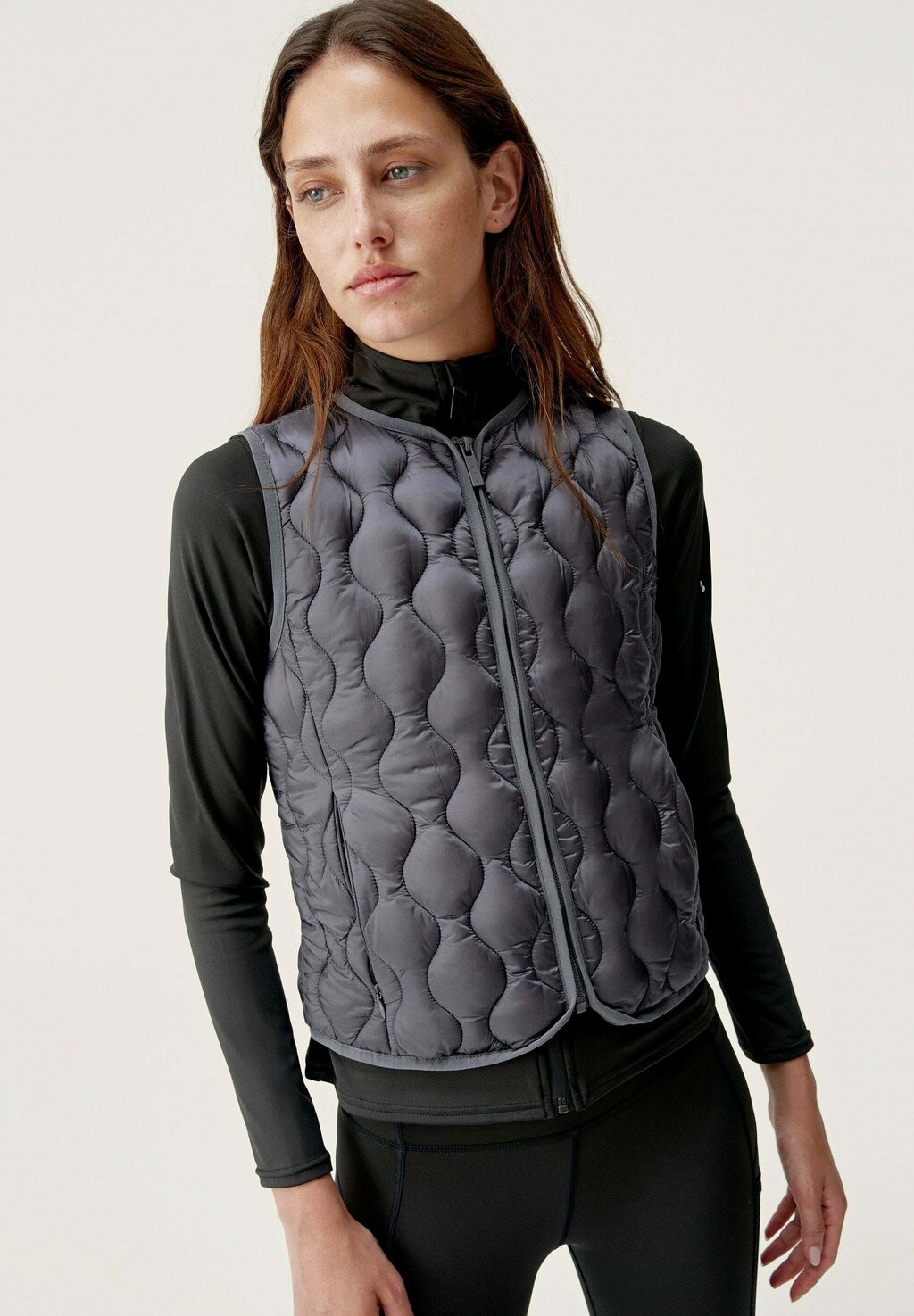 

Жилет Born Living Yoga