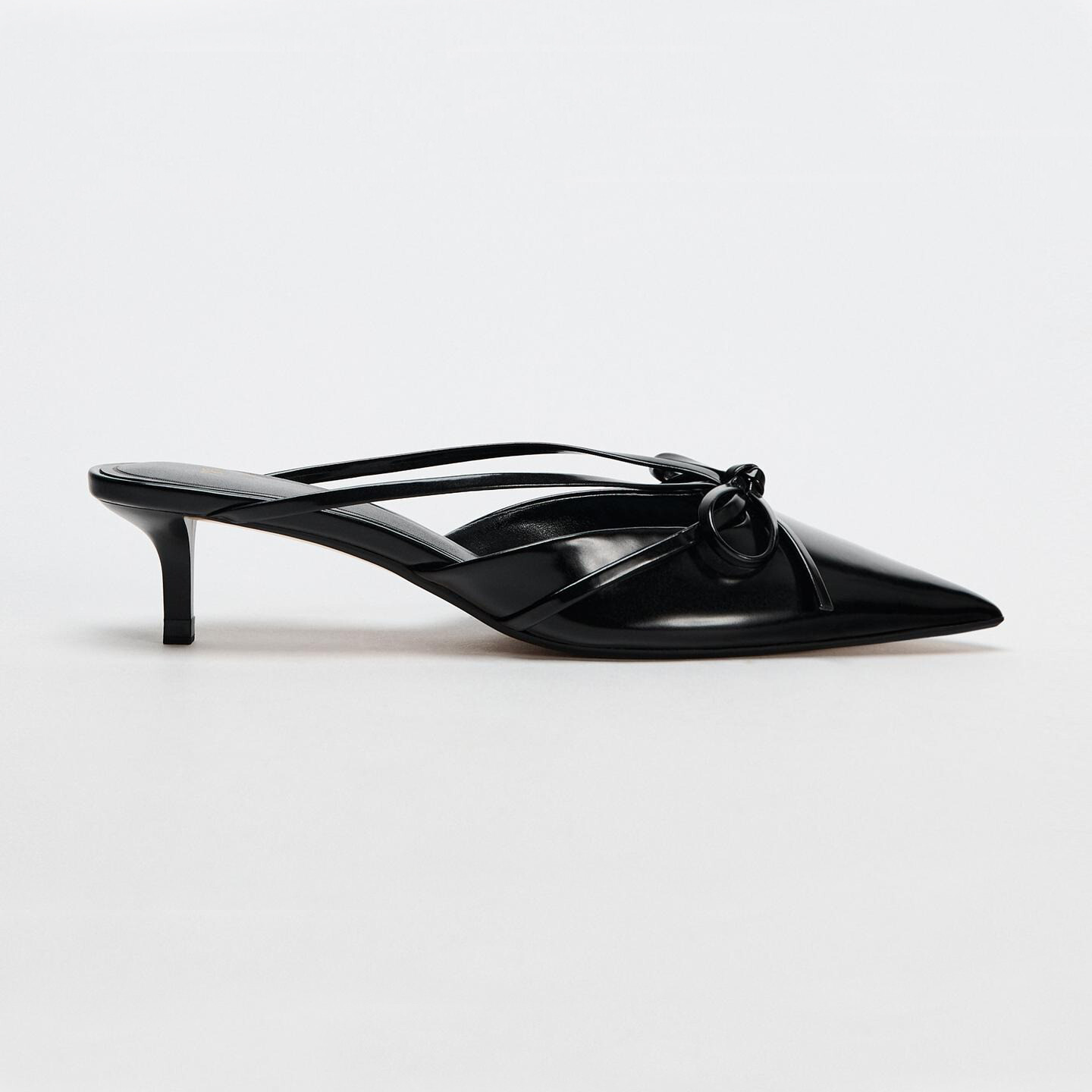 

Босоножки Zara by Carlyne Cerf Bow Detail Kitten Heel, черный