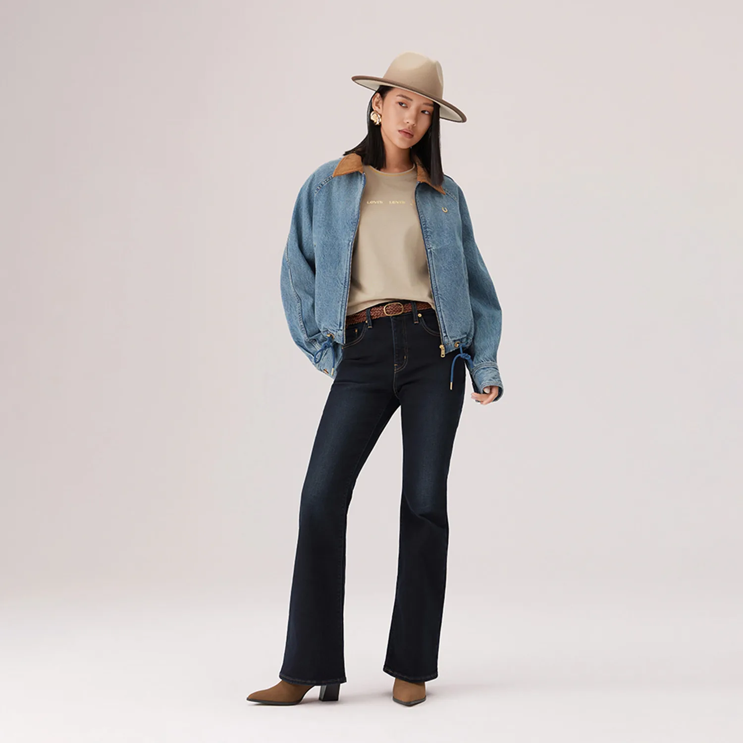 Levis Куртка Year Of The Horse Limited Collection, женская, синяя, с лацканами, средняя, для работы — фото 4