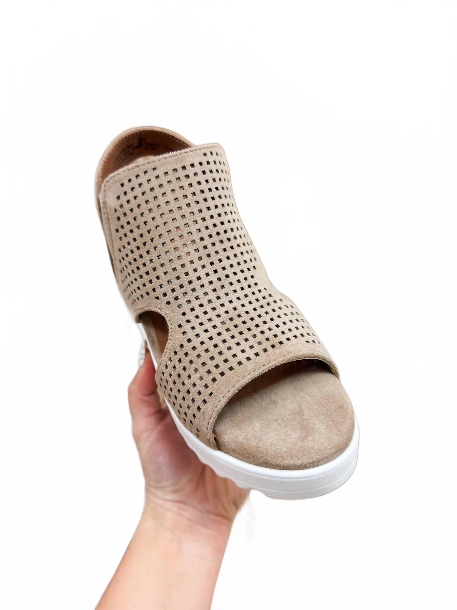 Women's Amy Sandal In Beige Very G — фото 3