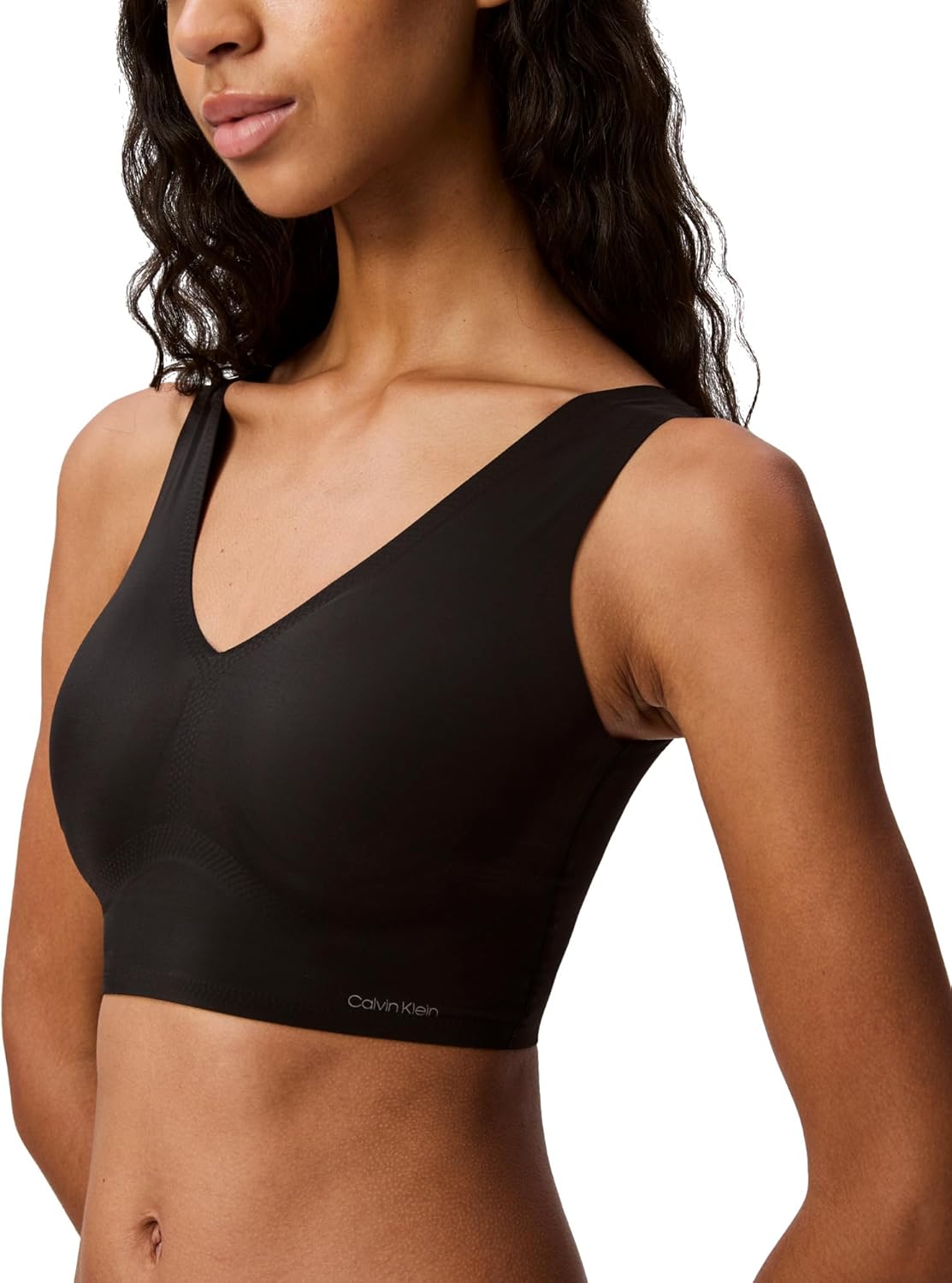 Бюстгальтер-бралетт Calvin Klein Womens Invisibles Comfort Seamless с легкой подкладкой и V-образным вырезом, Black — фото 4